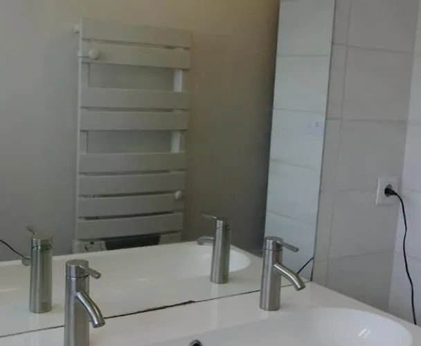 T3-4 Meuble Soupetard Διαμέρισμα *